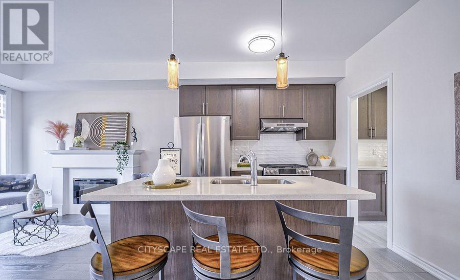 20 Fred Wolstenholme Drive, Markham, Ontario  L6C 0Z6 - Photo 4 - N12946660