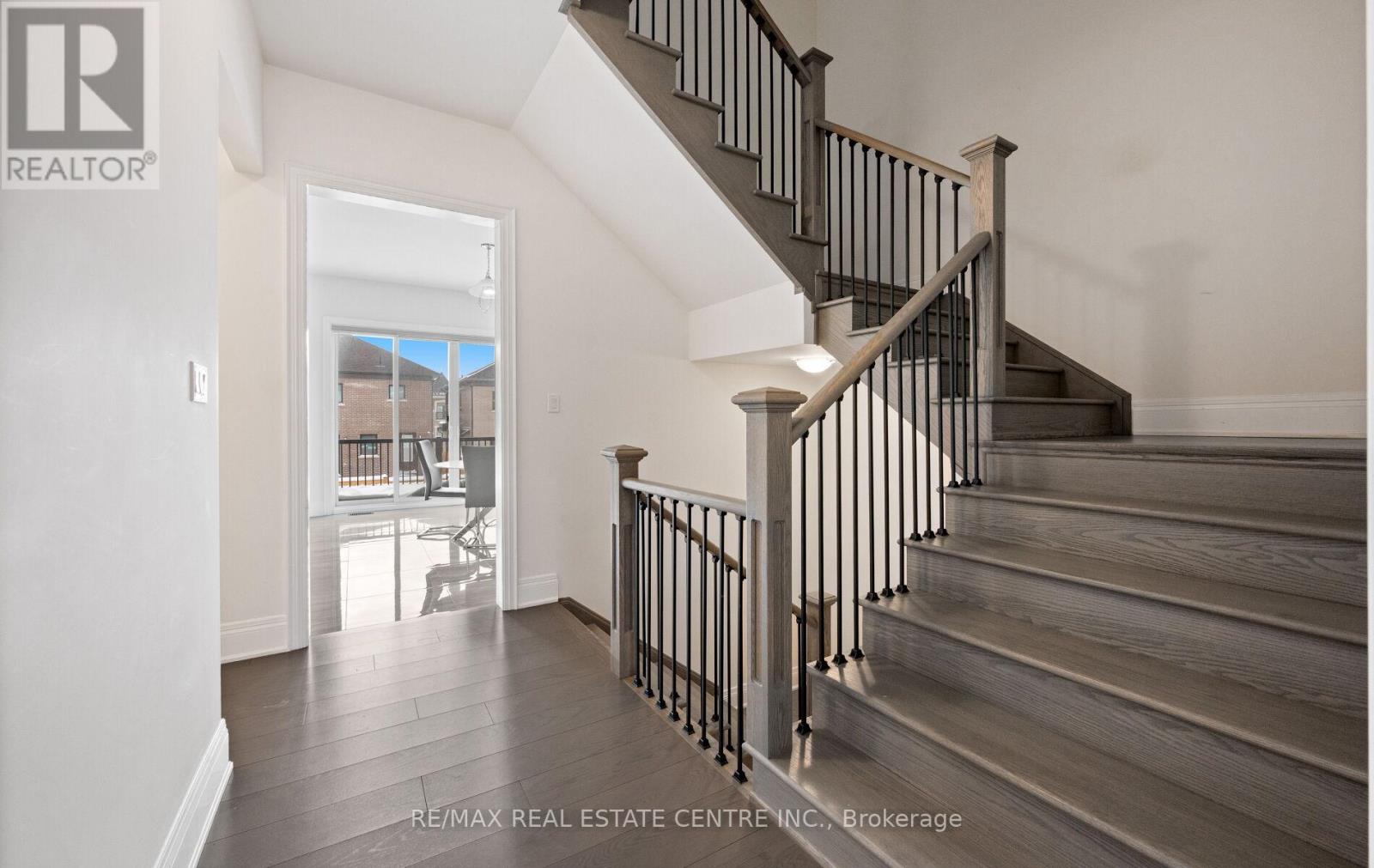 160 Wainfleet Crescent, Vaughan, Ontario  L3L 0E6 - Photo 12 - N12946758