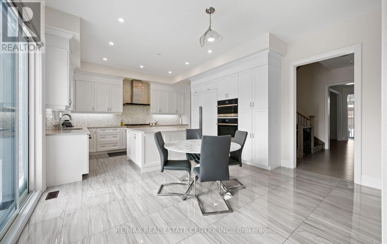 160 Wainfleet Crescent, Vaughan, Ontario  L3L 0E6 - Photo 17 - N12946758