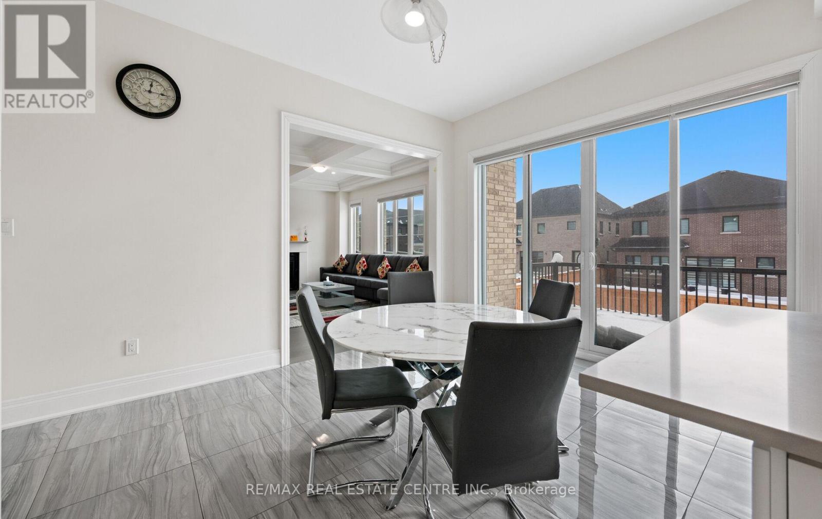 160 Wainfleet Crescent, Vaughan, Ontario  L3L 0E6 - Photo 19 - N12946758