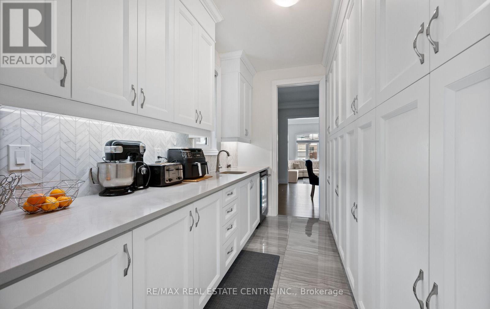 160 Wainfleet Crescent, Vaughan, Ontario  L3L 0E6 - Photo 30 - N12946758