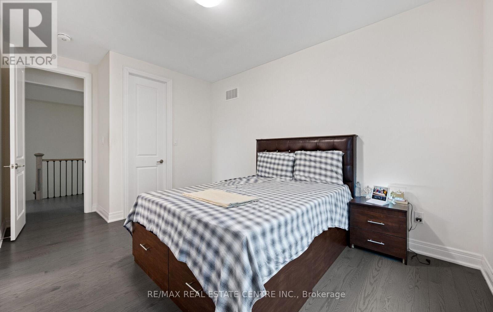 160 Wainfleet Crescent, Vaughan, Ontario  L3L 0E6 - Photo 38 - N12946758