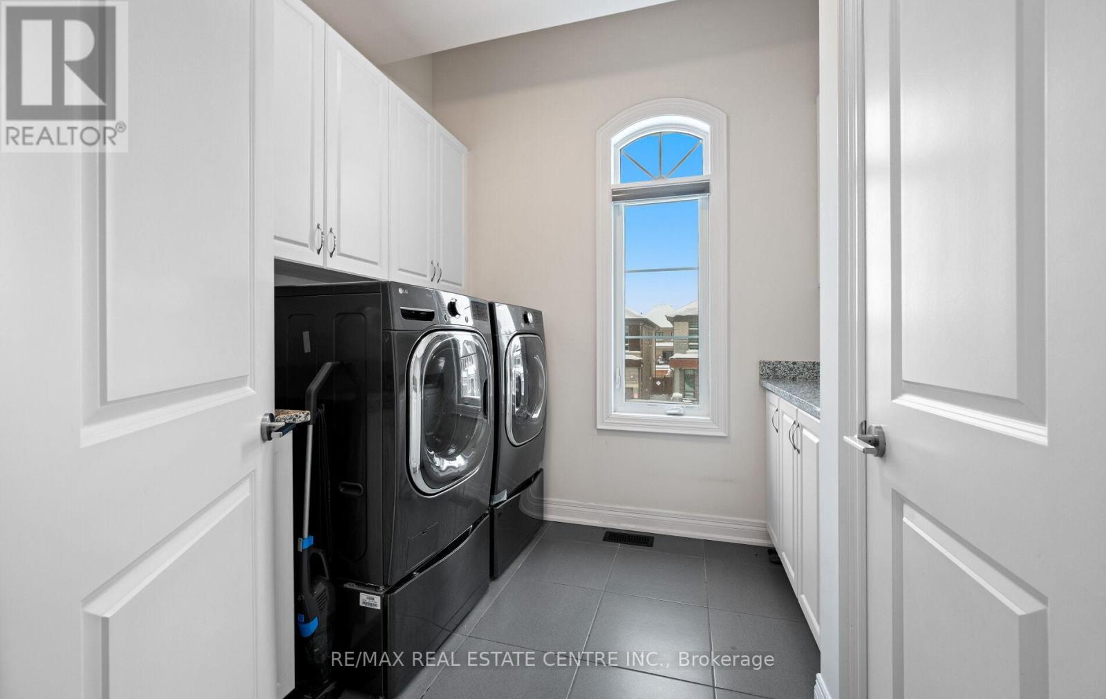 160 Wainfleet Crescent, Vaughan, Ontario  L3L 0E6 - Photo 41 - N12946758