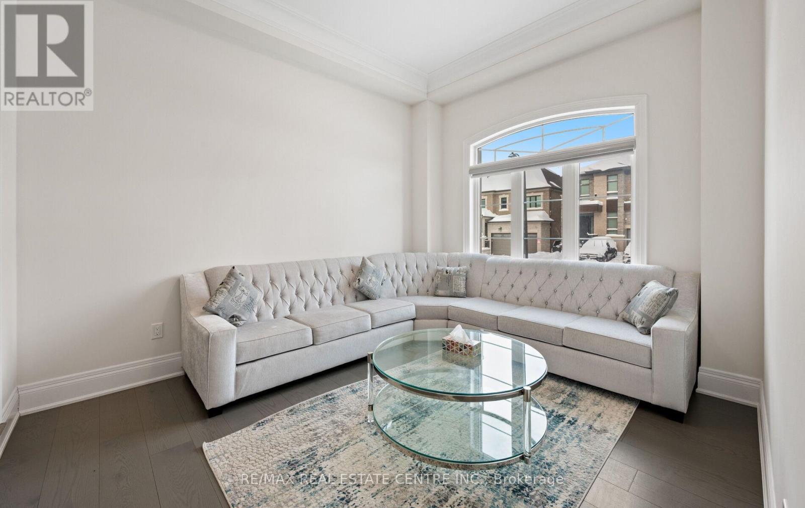 160 Wainfleet Crescent, Vaughan, Ontario  L3L 0E6 - Photo 5 - N12946758