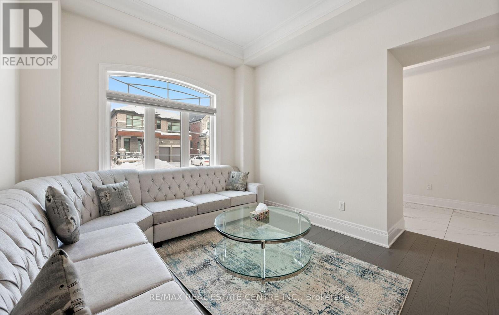 160 Wainfleet Crescent, Vaughan, Ontario  L3L 0E6 - Photo 6 - N12946758