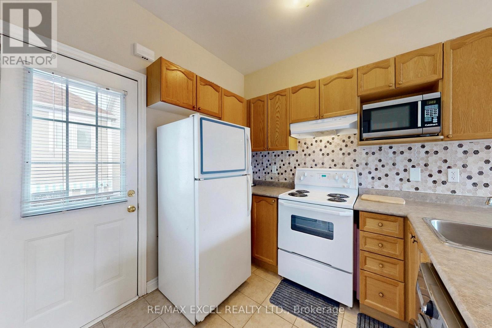 21 Peony Street, Markham, Ontario  L6B 1K9 - Photo 5 - N12946876