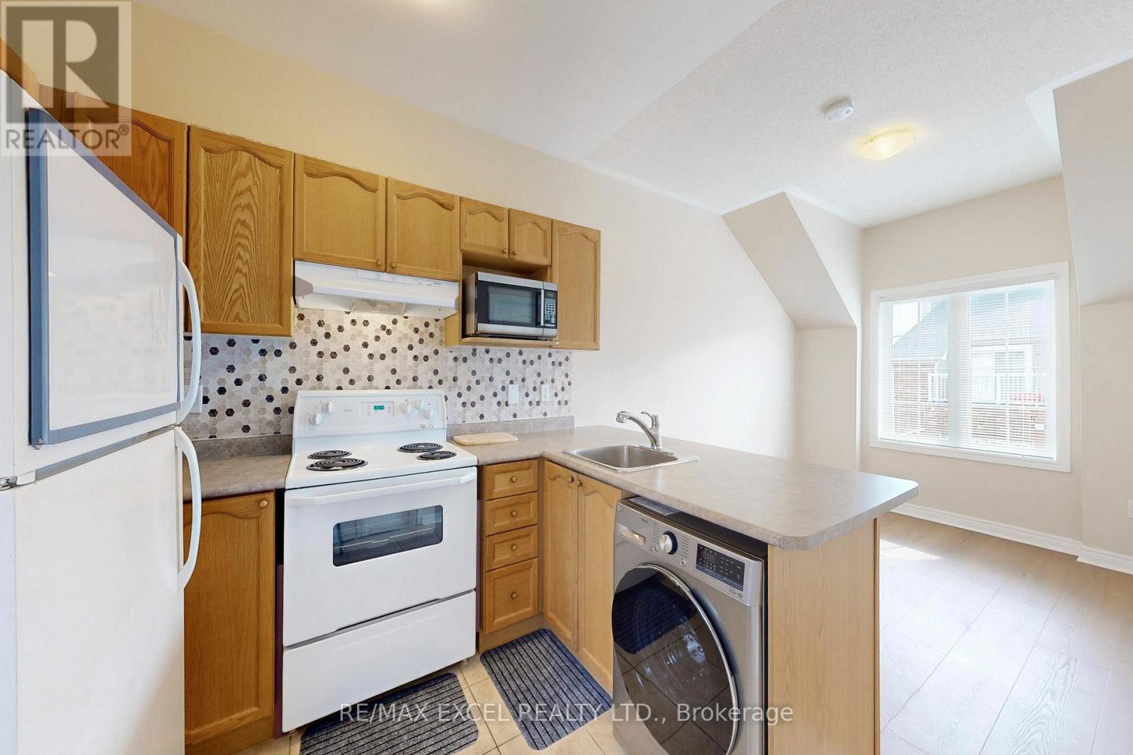 21 Peony Street, Markham, Ontario  L6B 1K9 - Photo 7 - N12946876