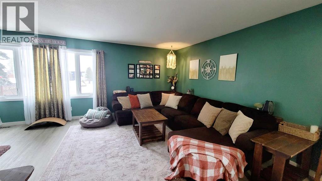 2 Westheights Drive, Didsbury, Alberta  T0M 0W0 - Photo 5 - A2291557