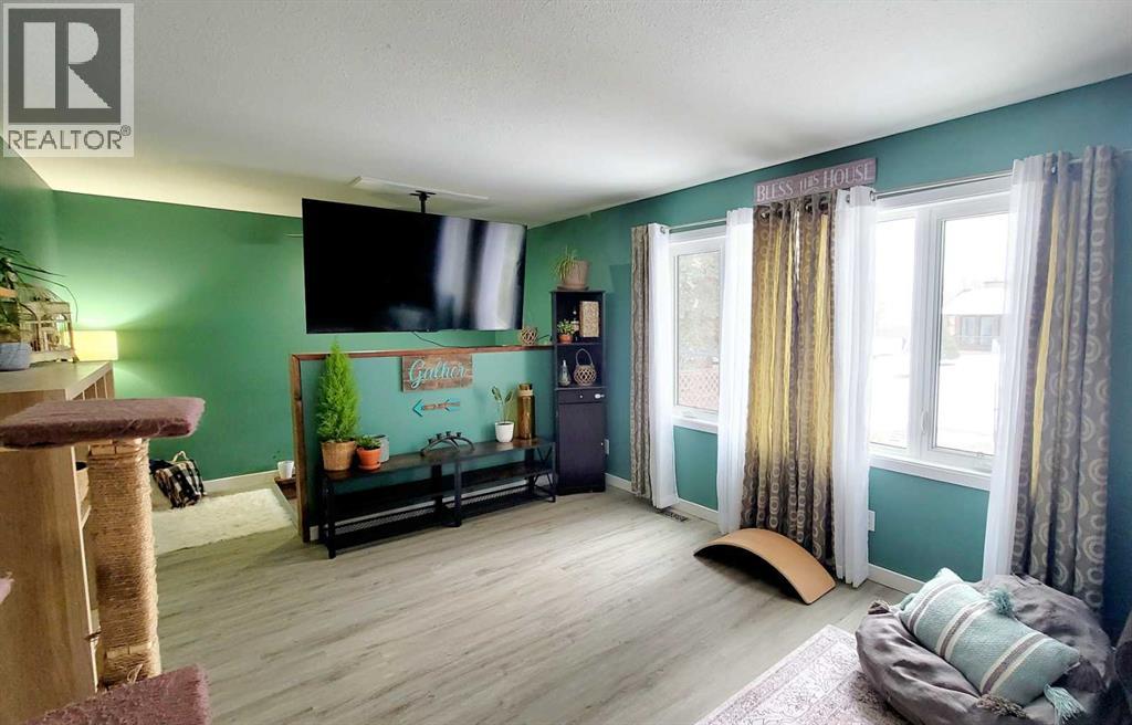 2 Westheights Drive, Didsbury, Alberta  T0M 0W0 - Photo 4 - A2291557