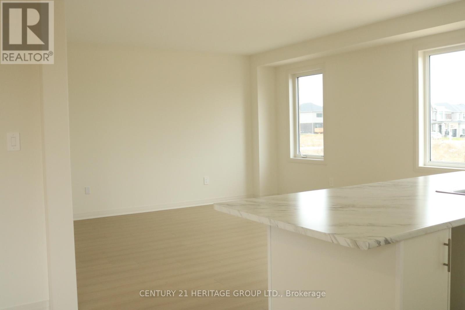 37 Stockholm Road, Barrie, Ontario  L9S 2Z8 - Photo 3 - S12946646