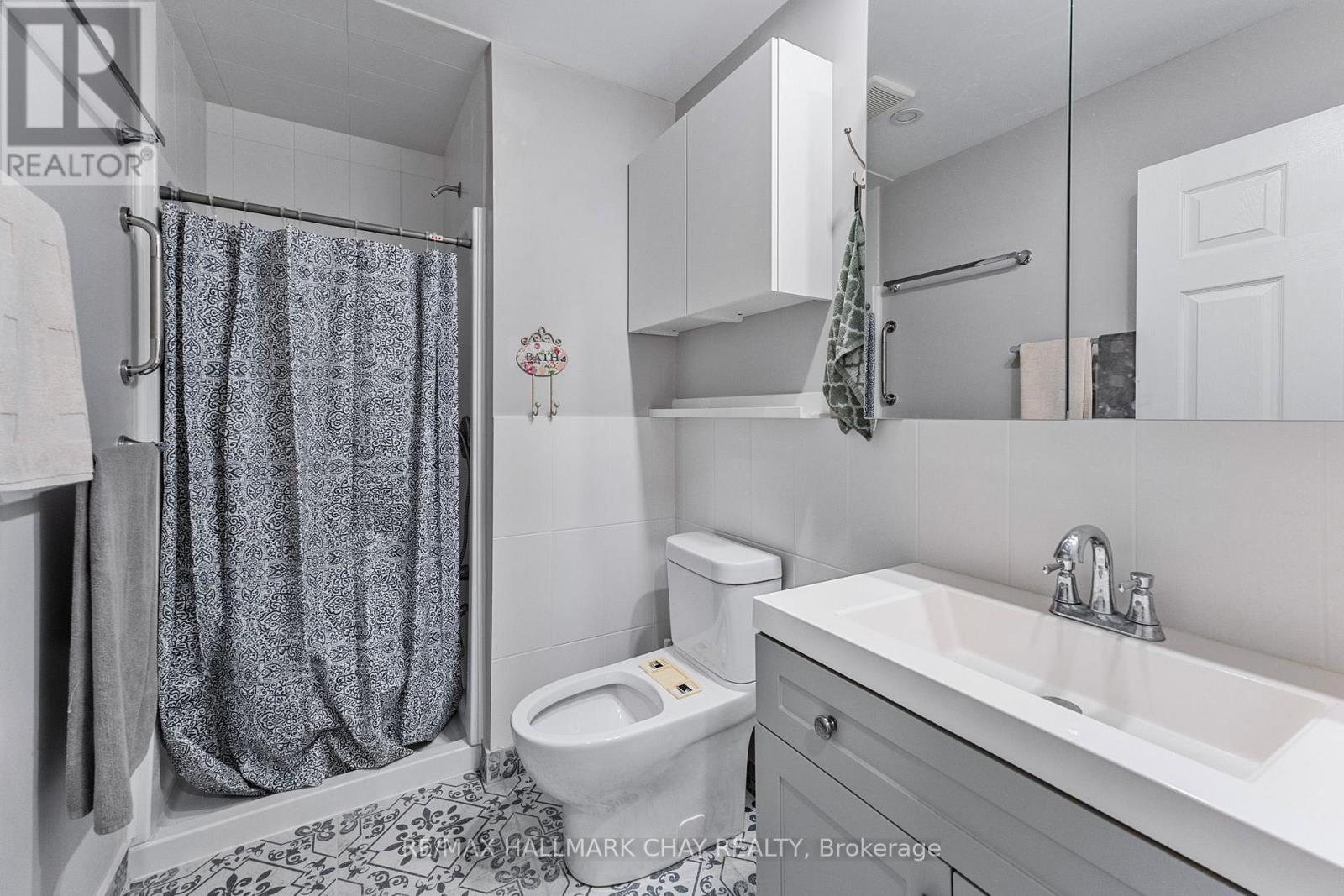 57 Laidlaw Street, Wasaga Beach, Ontario  L9Z 2L2 - Photo 12 - S12946780