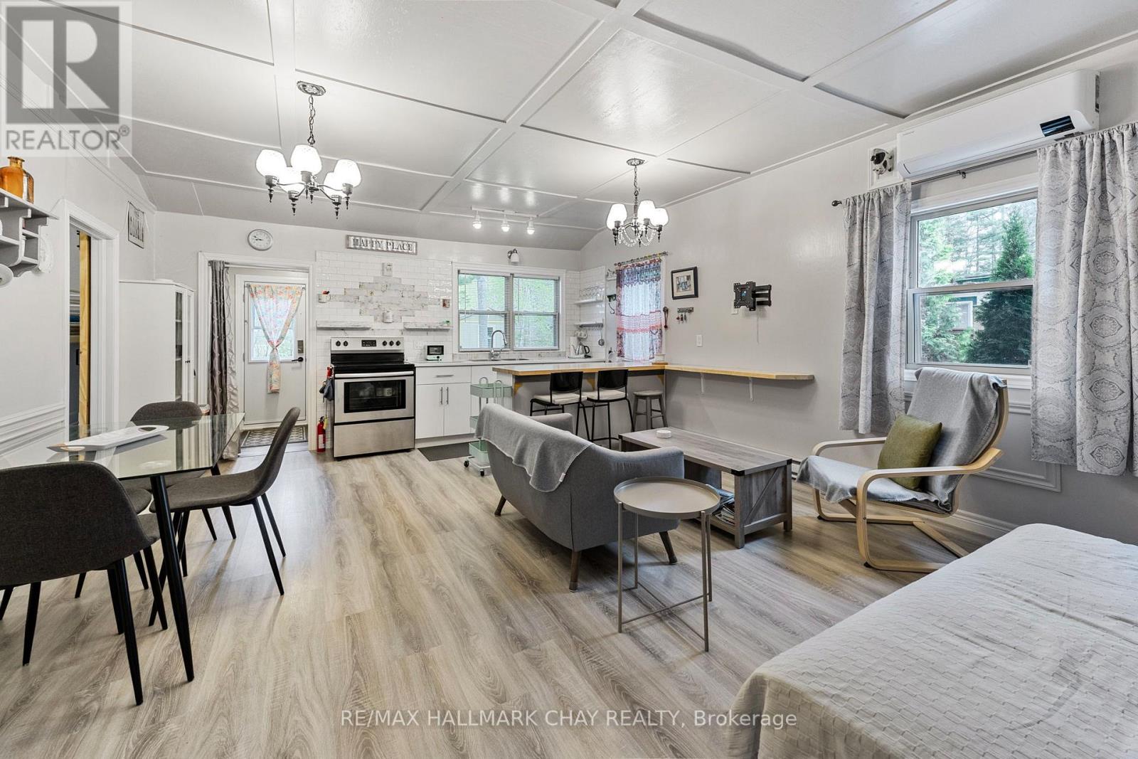 57 Laidlaw Street, Wasaga Beach, Ontario  L9Z 2L2 - Photo 13 - S12946780