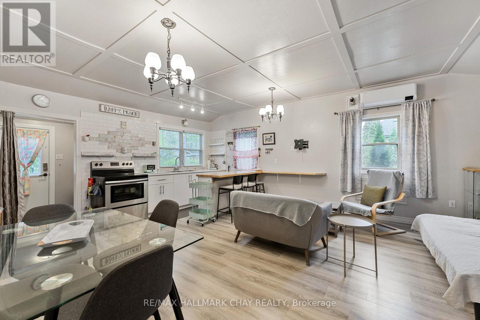 57 Laidlaw Street, Wasaga Beach, Ontario  L9Z 2L2 - Photo 14 - S12946780