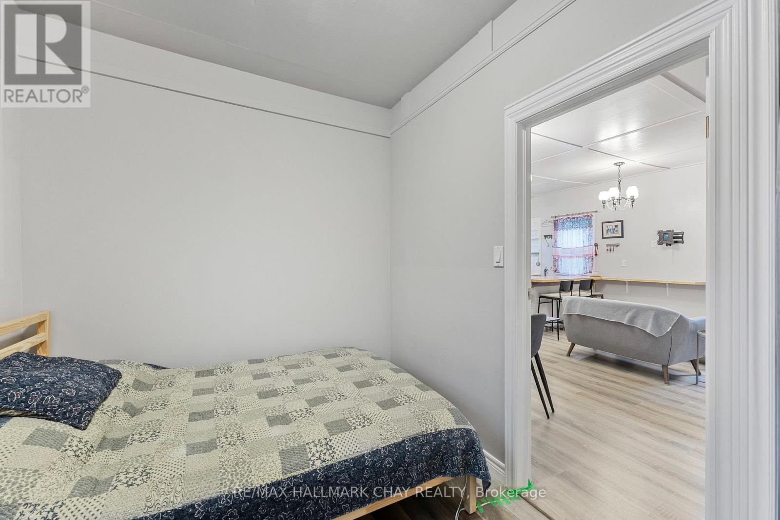 57 Laidlaw Street, Wasaga Beach, Ontario  L9Z 2L2 - Photo 23 - S12946780