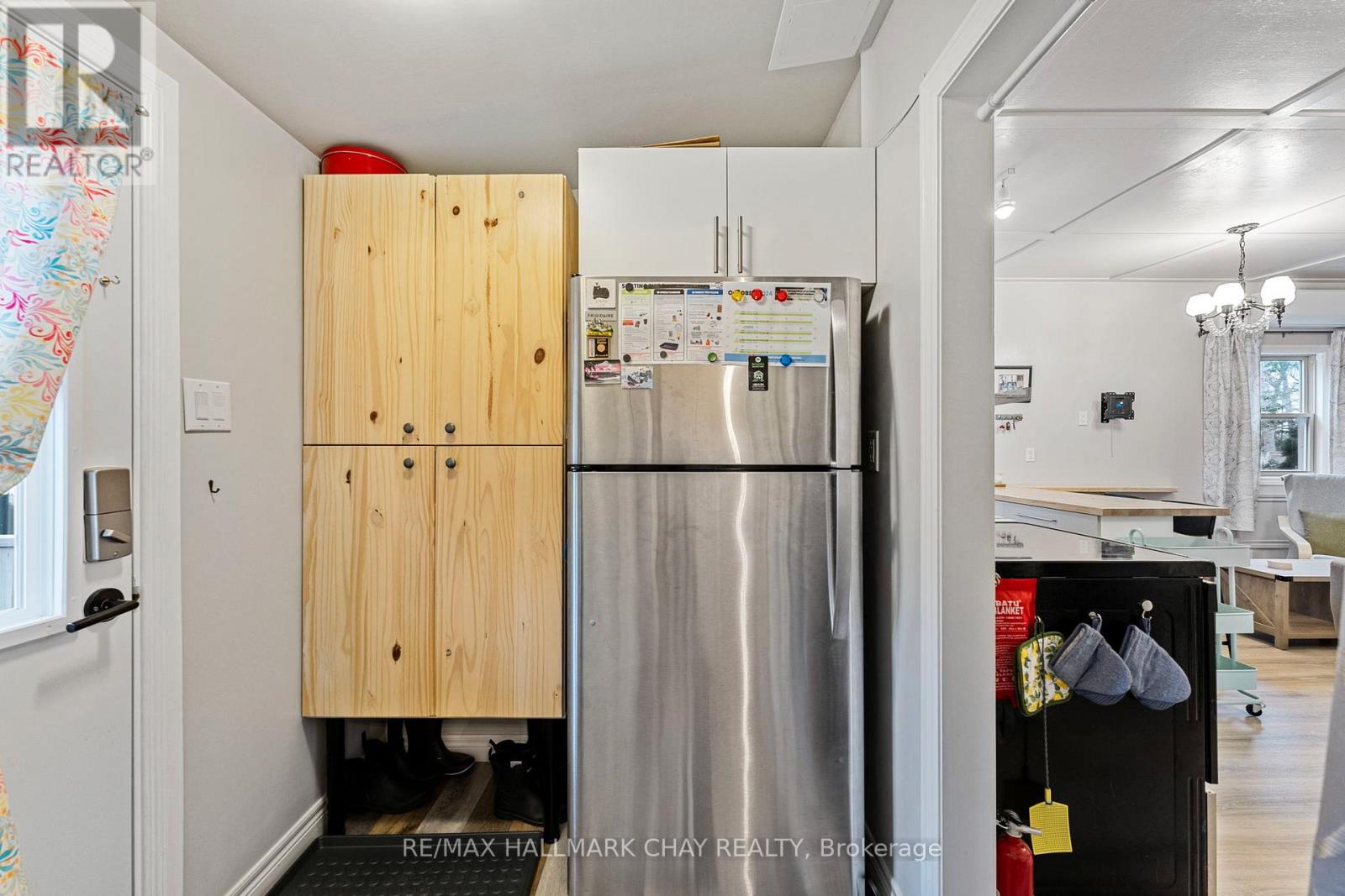 57 Laidlaw Street, Wasaga Beach, Ontario  L9Z 2L2 - Photo 27 - S12946780