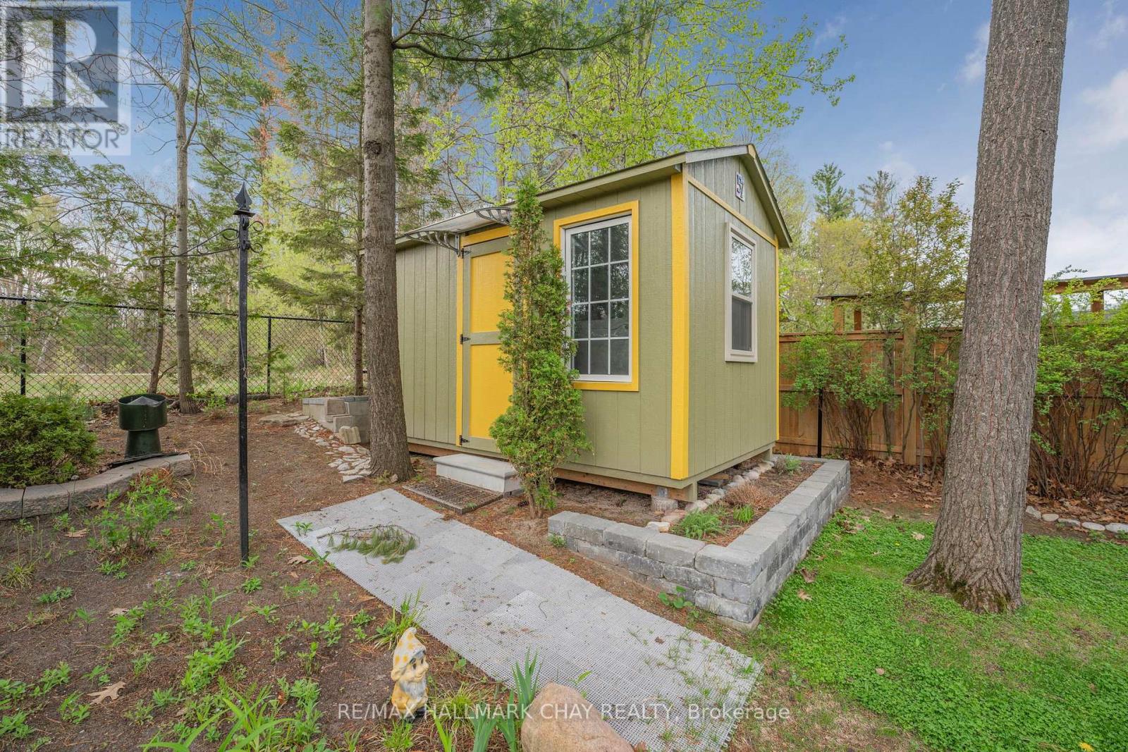 57 Laidlaw Street, Wasaga Beach, Ontario  L9Z 2L2 - Photo 35 - S12946780