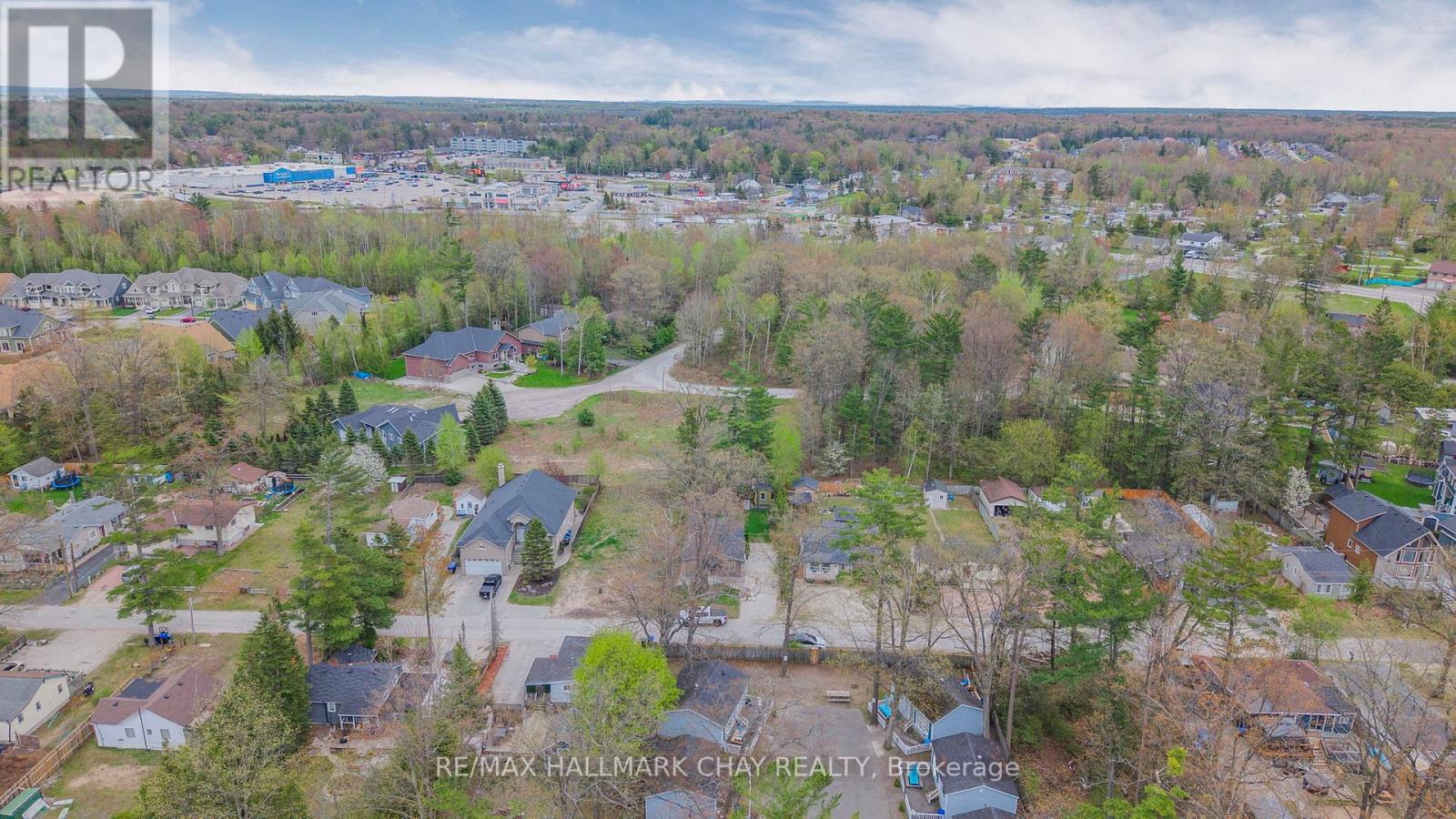 57 Laidlaw Street, Wasaga Beach, Ontario  L9Z 2L2 - Photo 41 - S12946780