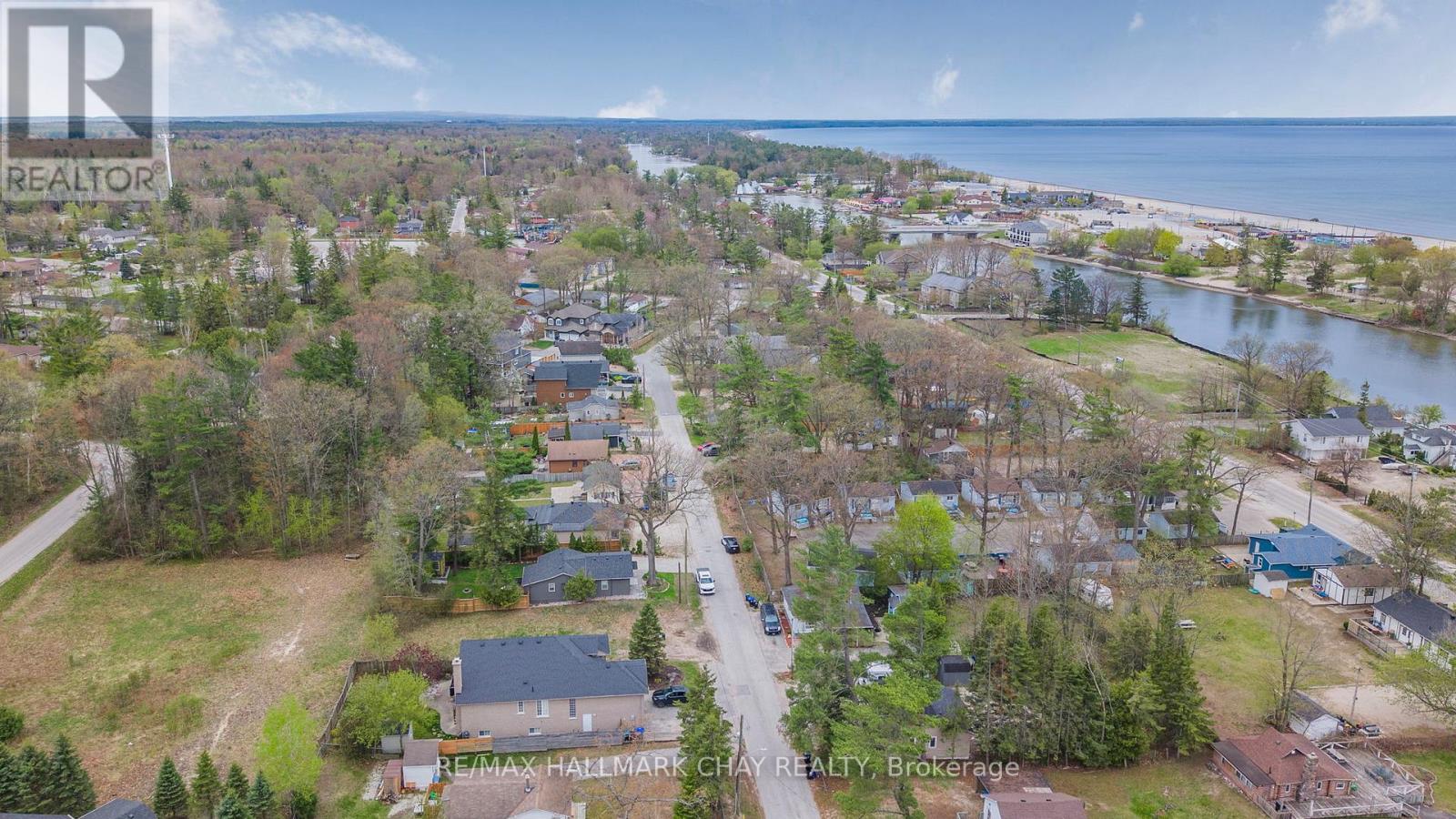 57 Laidlaw Street, Wasaga Beach, Ontario  L9Z 2L2 - Photo 46 - S12946780