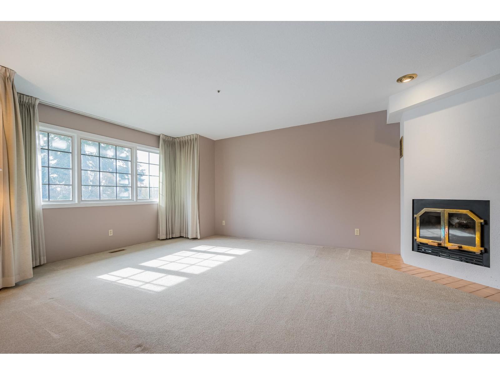 10523 Fraserglen Drive, Surrey, British Columbia  V4N 1V1 - Photo 6 - R3104098