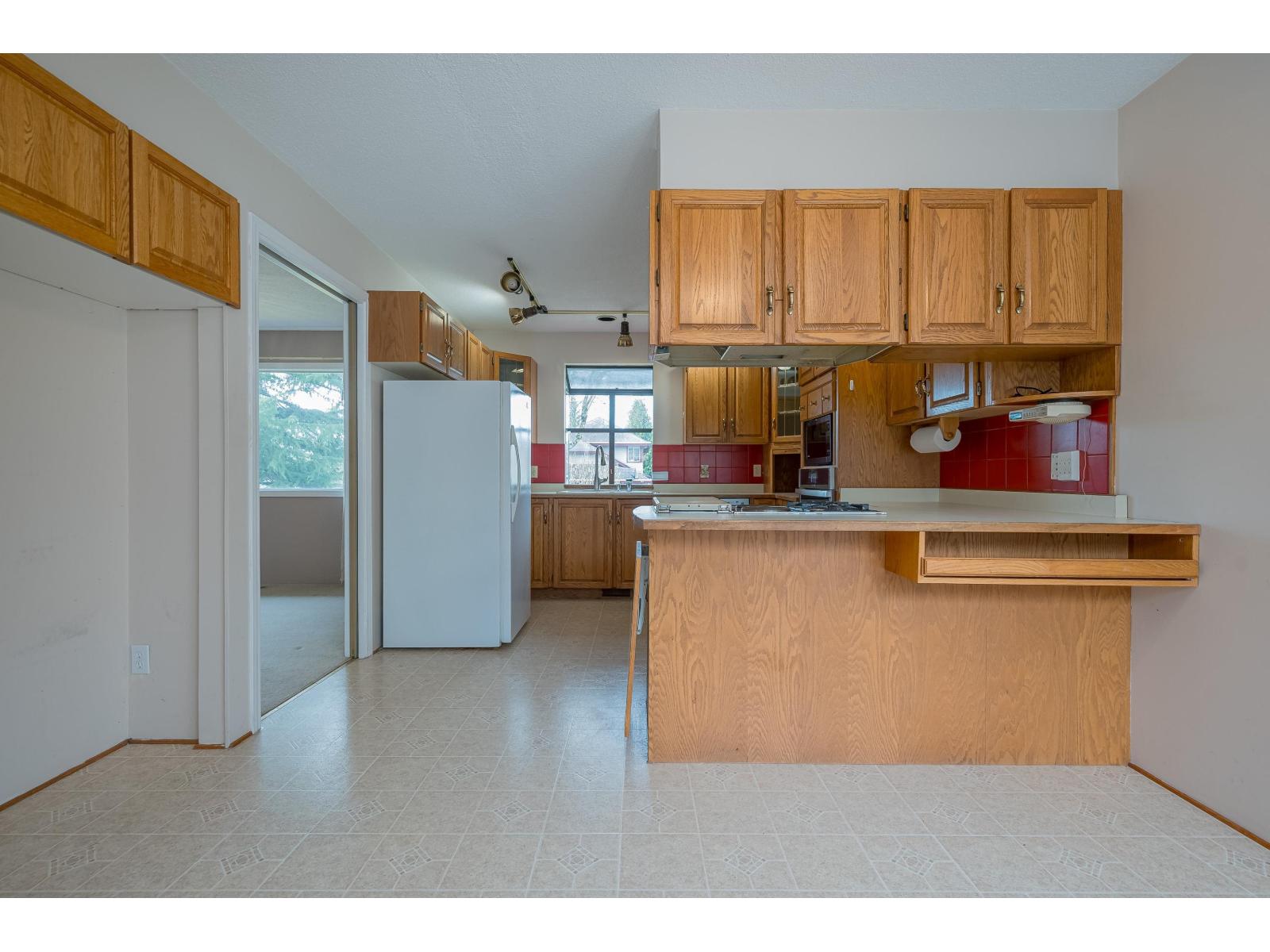 10523 Fraserglen Drive, Surrey, British Columbia  V4N 1V1 - Photo 11 - R3104098