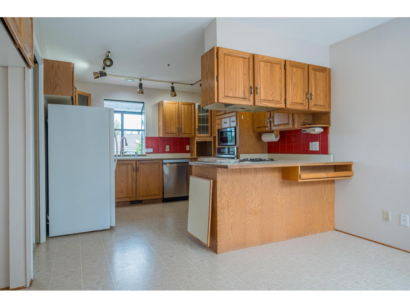 10523 Fraserglen Drive, Surrey, British Columbia  V4N 1V1 - Photo 12 - R3104098