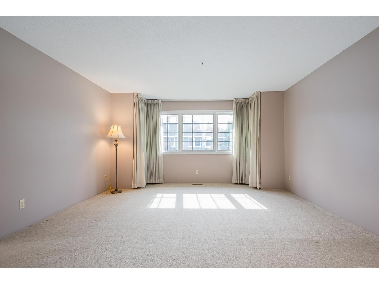 10523 Fraserglen Drive, Surrey, British Columbia  V4N 1V1 - Photo 7 - R3104098