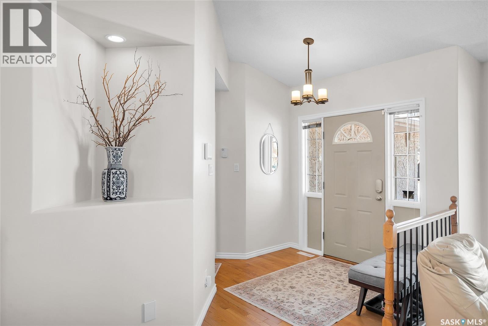 1022 Hurley Way, Saskatoon, Saskatchewan  S7N 4J7 - Photo 5 - SK031824