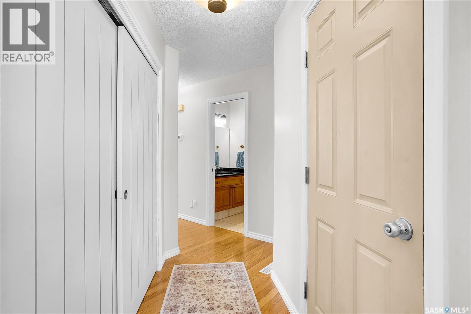 1022 Hurley Way, Saskatoon, Saskatchewan  S7N 4J7 - Photo 6 - SK031824