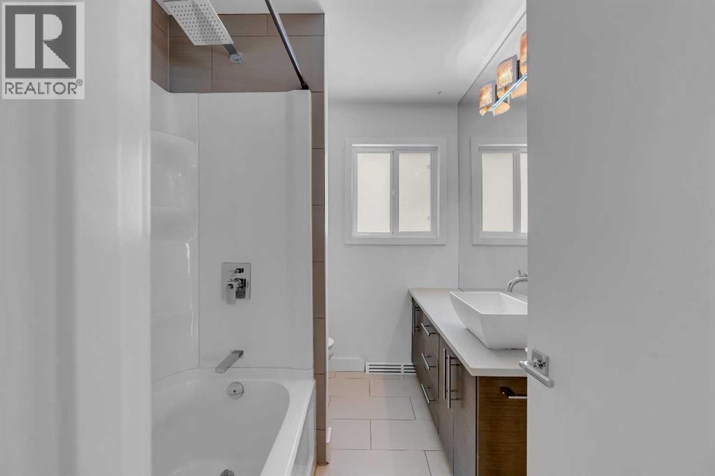 113 Langton Drive Sw, Calgary, Alberta  T3E 5G1 - Photo 23 - A2295562