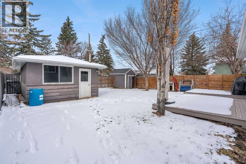 113 Langton Drive Sw, Calgary, Alberta  T3E 5G1 - Photo 38 - A2295562