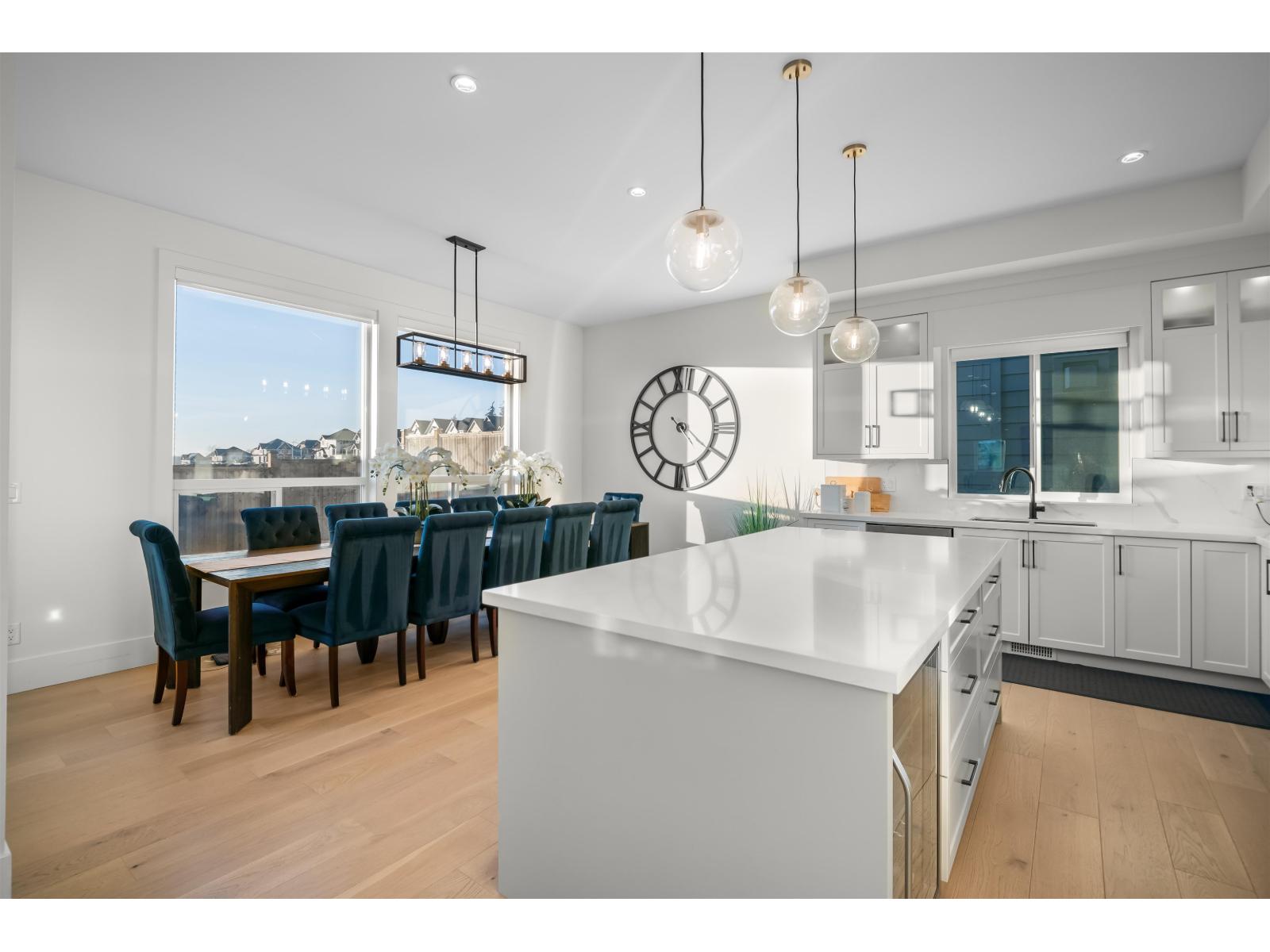 2055 167a St, Surrey, British Columbia  V3Z 1J4 - Photo 4 - R3100406