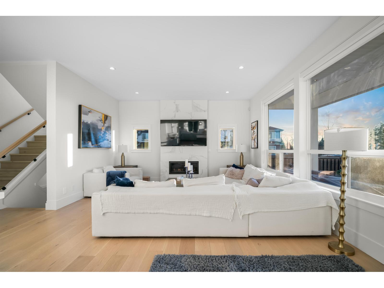 2055 167a St, Surrey, British Columbia  V3Z 1J4 - Photo 6 - R3100406