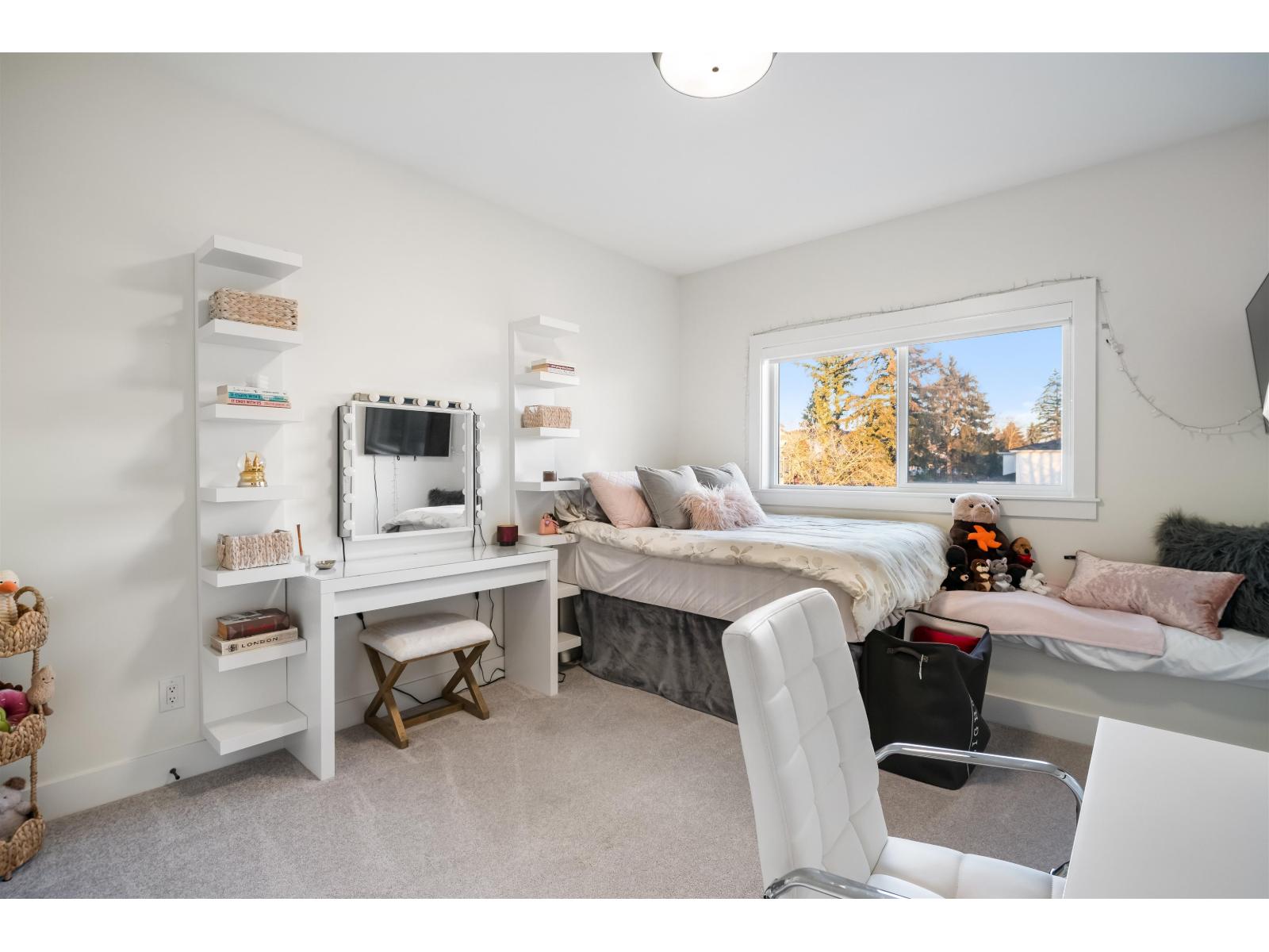 2055 167a St, Surrey, British Columbia  V3Z 1J4 - Photo 11 - R3100406