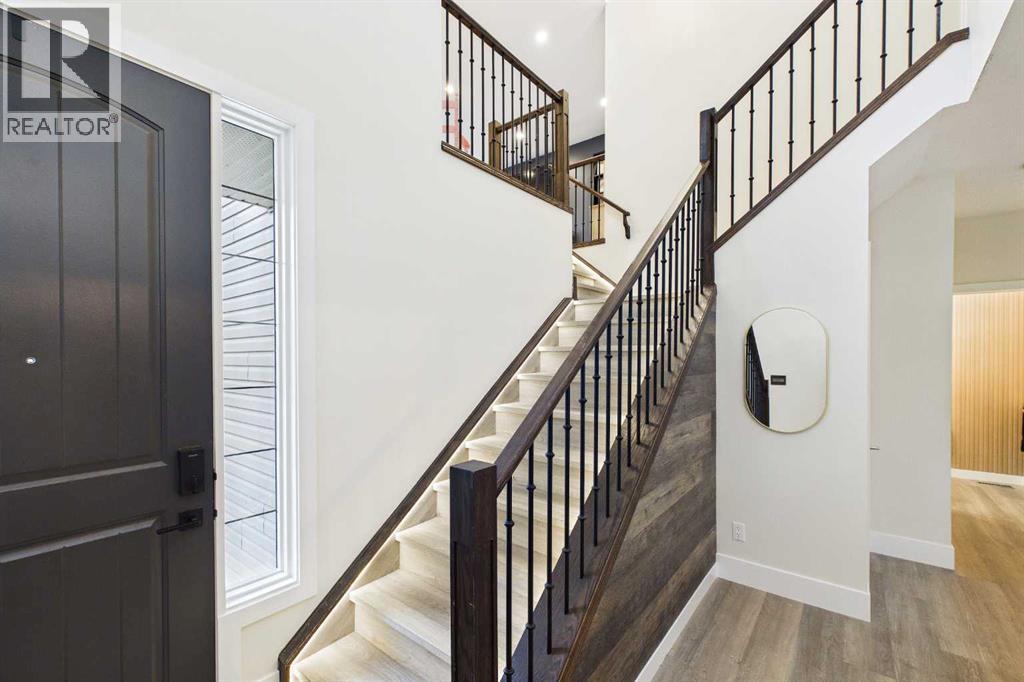 156 Rainbow Falls Heath, Chestermere, Alberta  T1X 0S7 - Photo 4 - A2297410