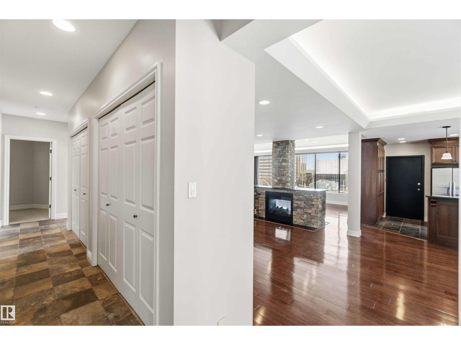 #401 10009 102 Av Nw, Edmonton, Alberta  T5J 5B6 - Photo 5 - E4479600