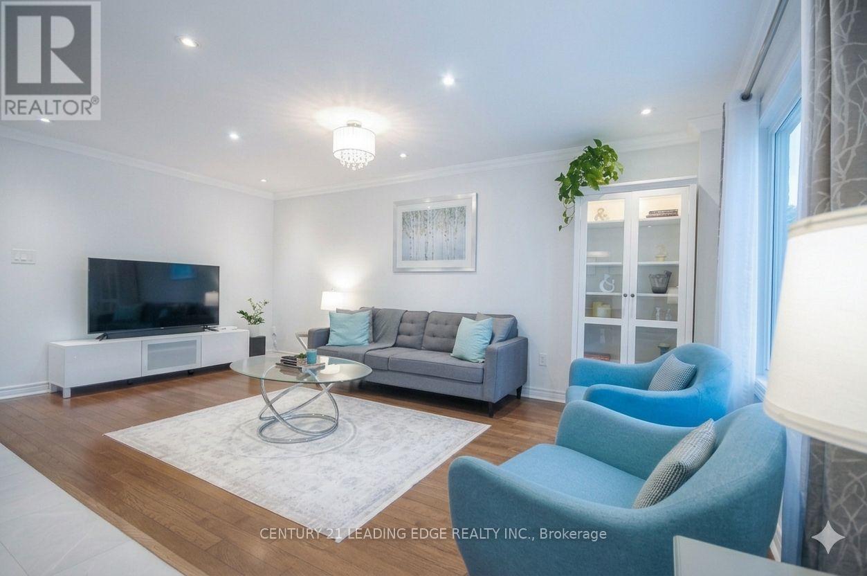 19 Joseph Todd Road, Whitchurch-Stouffville, Ontario  L4A 0H8 - Photo 6 - N12926486