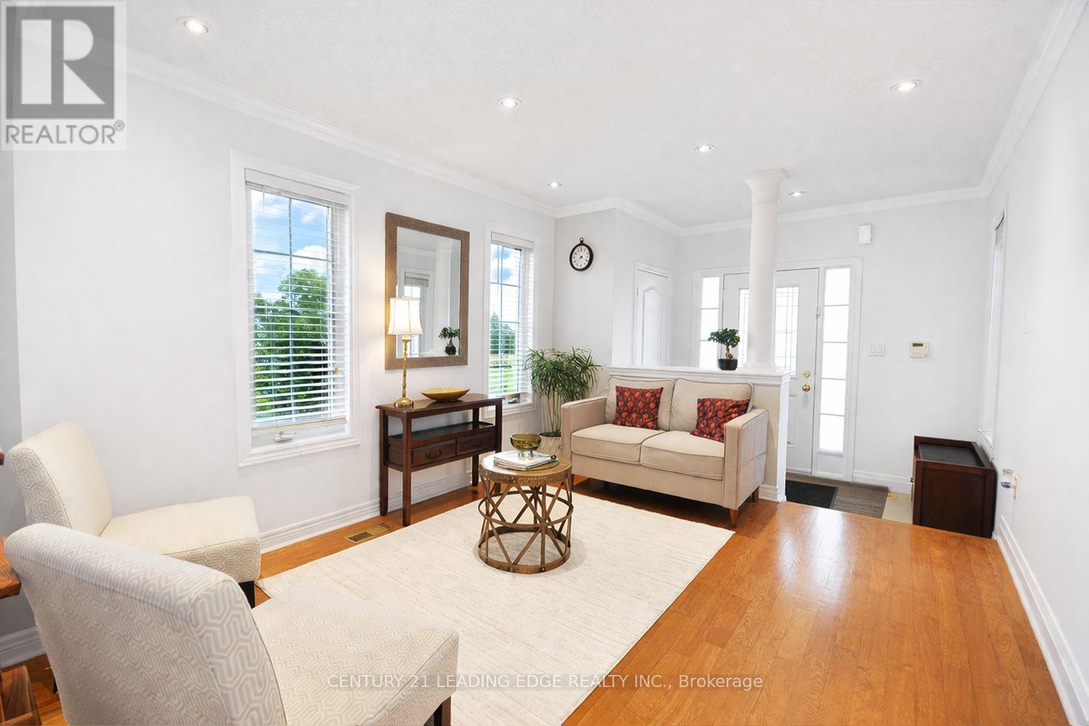 19 Joseph Todd Road, Whitchurch-Stouffville, Ontario  L4A 0H8 - Photo 3 - N12926486