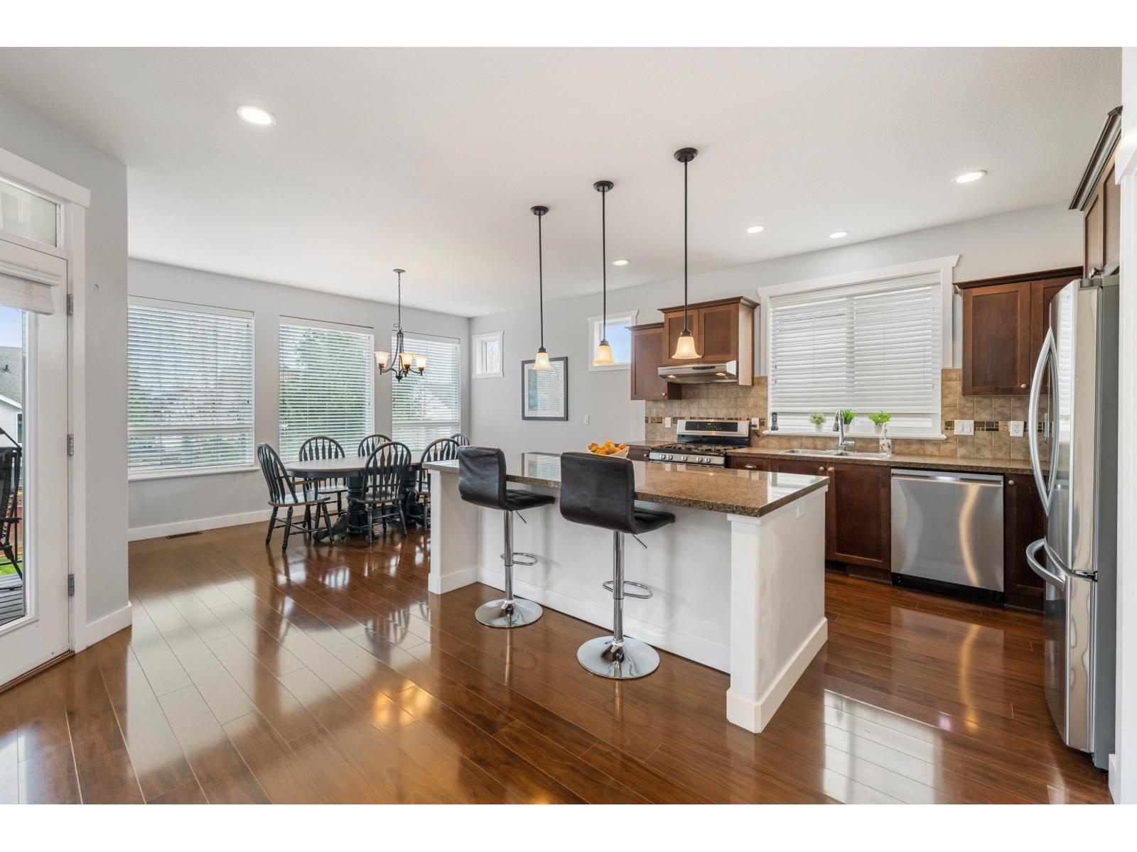 2108 Zinfandel Drive, Abbotsford, British Columbia  V4X 0A6 - Photo 6 - R3102011