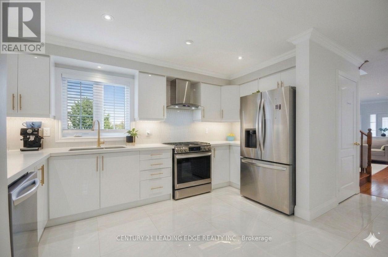 19 Joseph Todd Road, Whitchurch-Stouffville, Ontario  L4A 0H8 - Photo 10 - N12926486