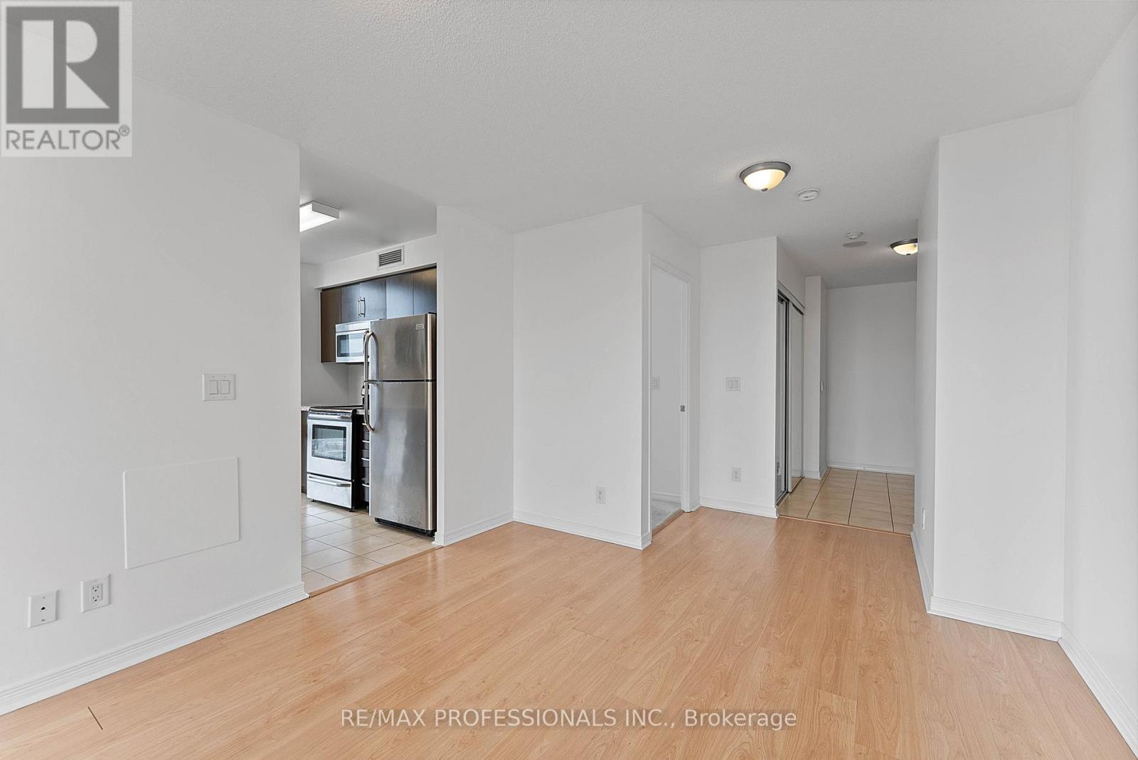 2907 - 3 Michael Power Place, Toronto, Ontario  M9A 0A2 - Photo 11 - W12946582