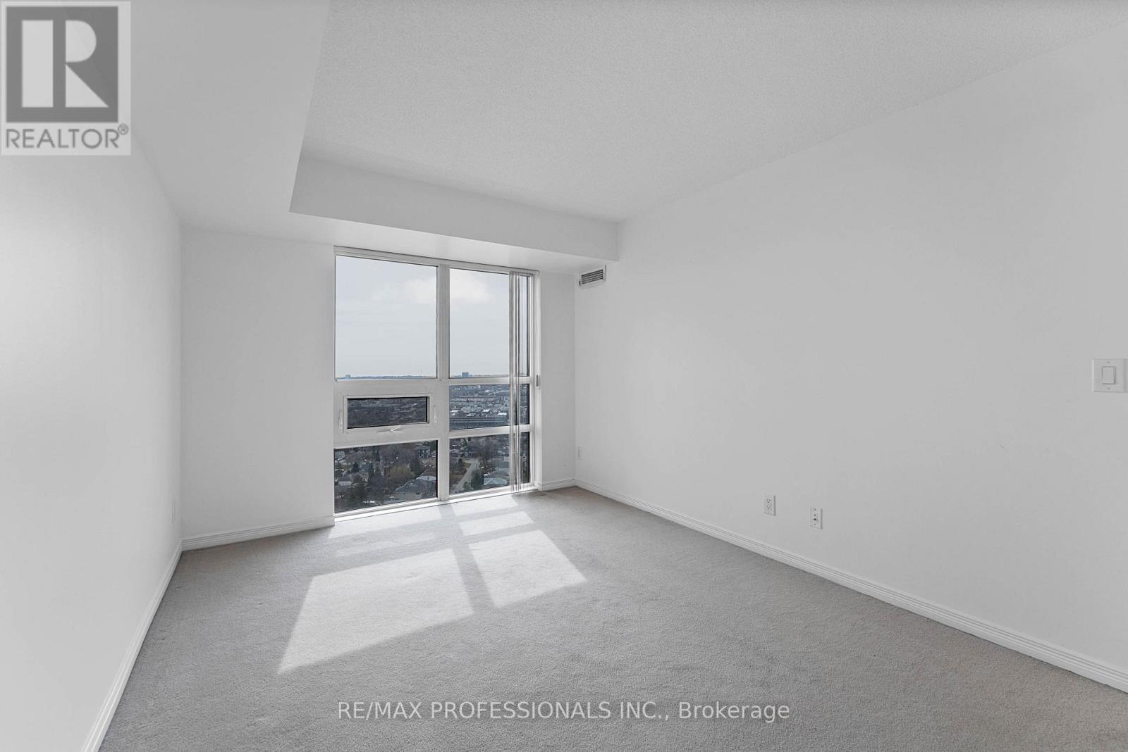2907 - 3 Michael Power Place, Toronto, Ontario  M9A 0A2 - Photo 18 - W12946582