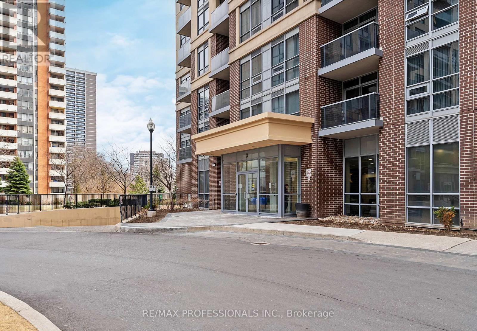 2907 - 3 Michael Power Place, Toronto, Ontario  M9A 0A2 - Photo 2 - W12946582