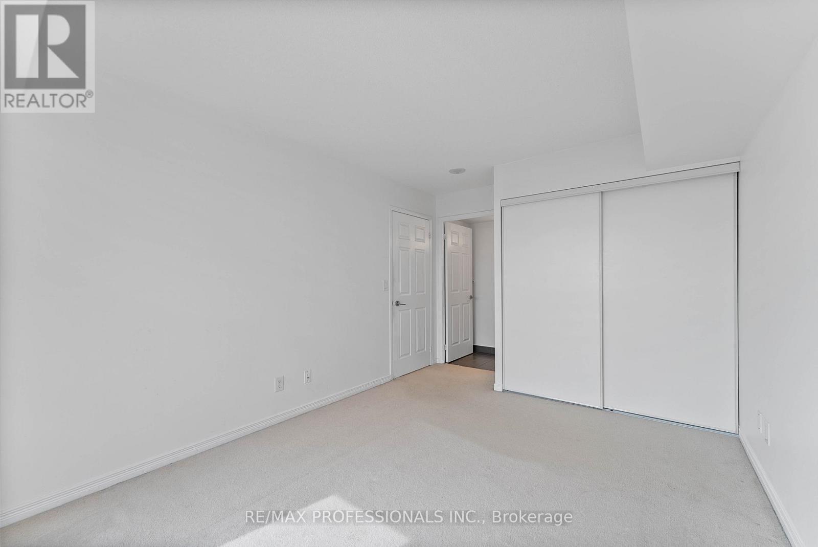 2907 - 3 Michael Power Place, Toronto, Ontario  M9A 0A2 - Photo 20 - W12946582