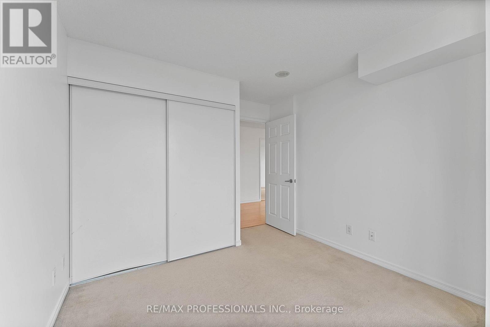2907 - 3 Michael Power Place, Toronto, Ontario  M9A 0A2 - Photo 25 - W12946582
