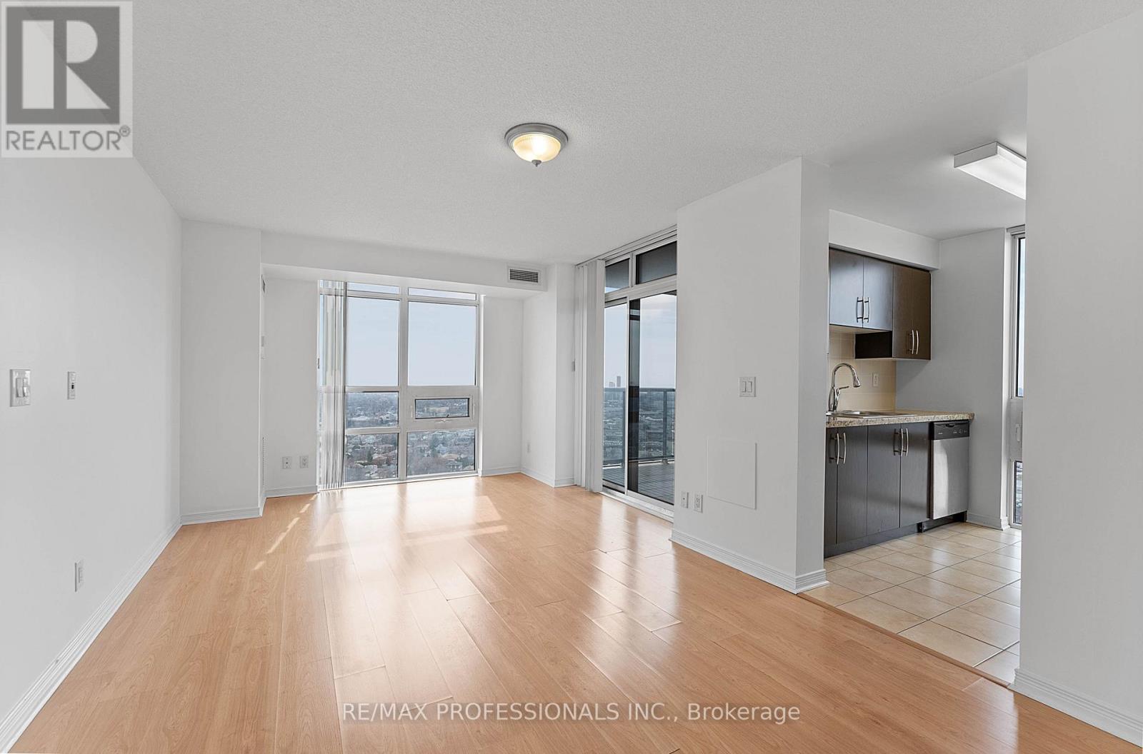 2907 - 3 Michael Power Place, Toronto, Ontario  M9A 0A2 - Photo 5 - W12946582