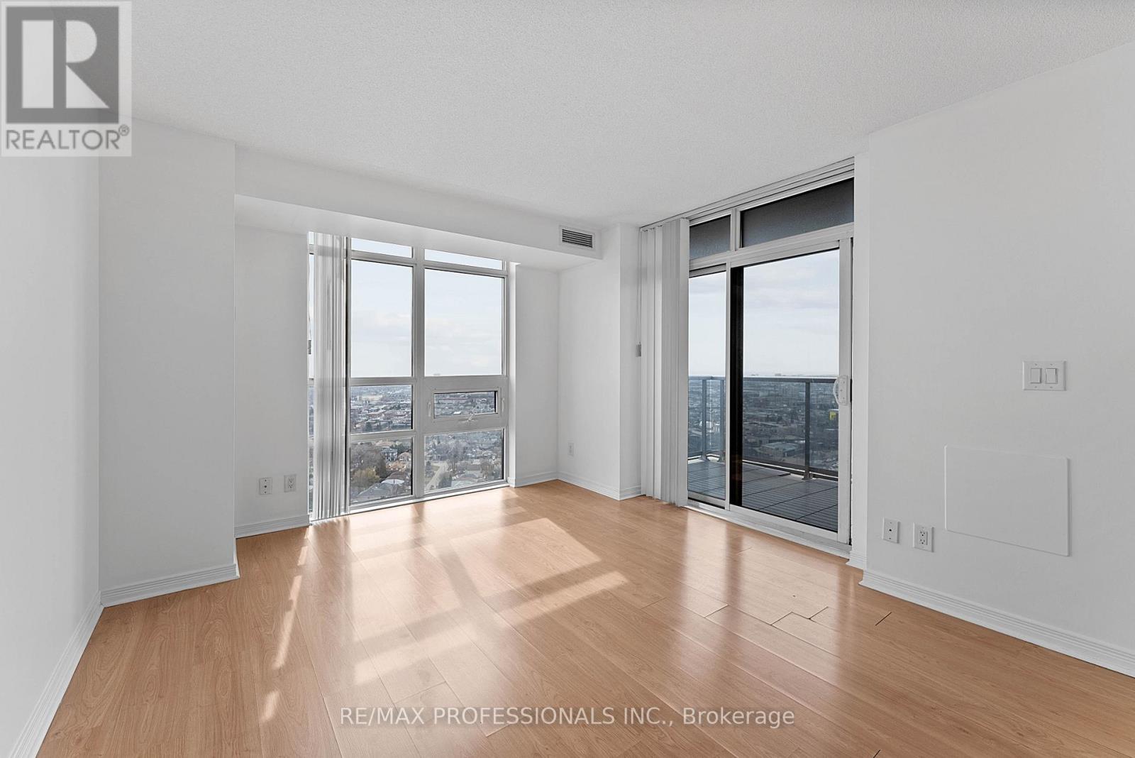 2907 - 3 Michael Power Place, Toronto, Ontario  M9A 0A2 - Photo 7 - W12946582