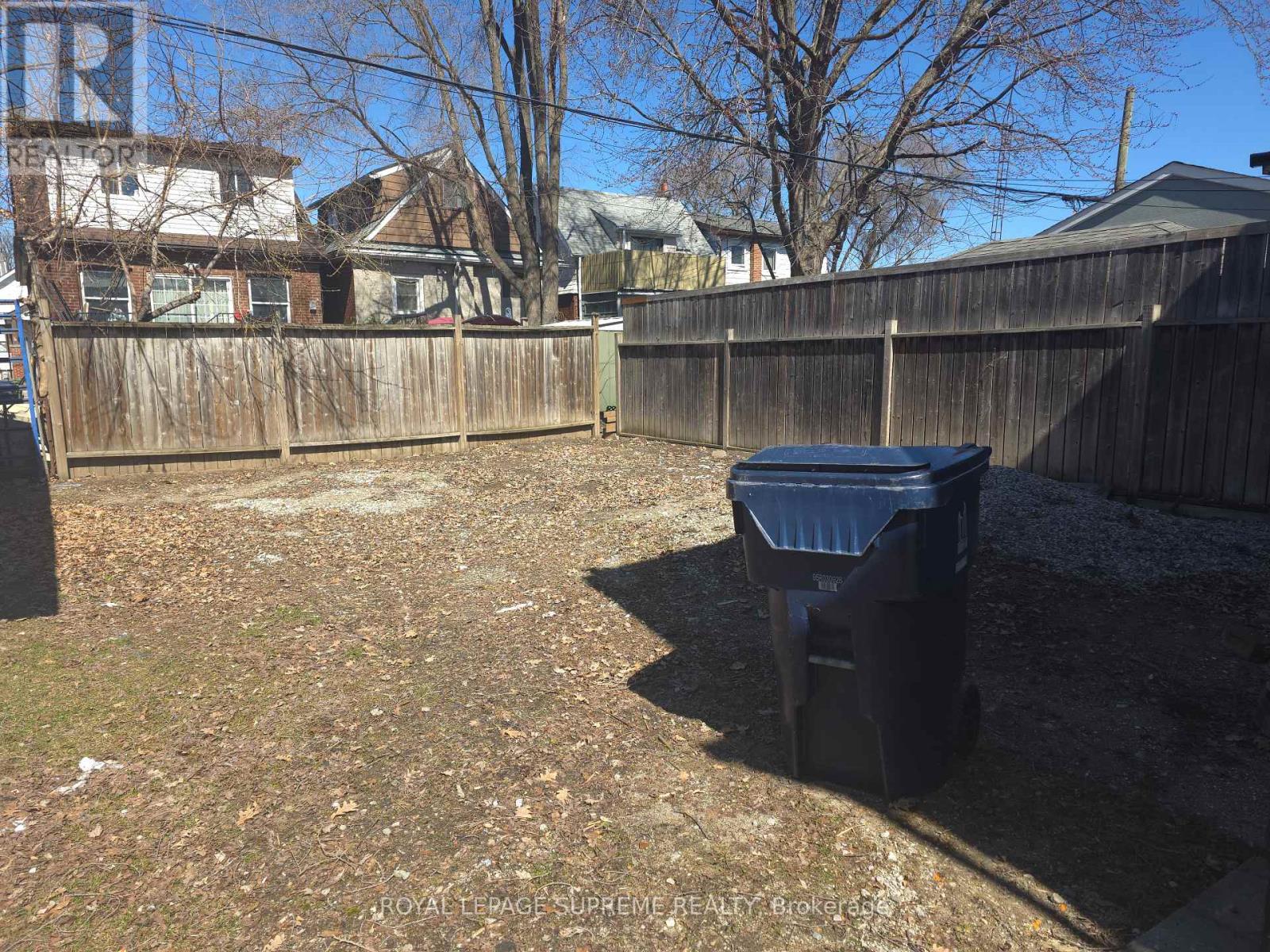 44 Mahoney Avenue, Toronto, Ontario  M6M 2H4 - Photo 4 - W12946662