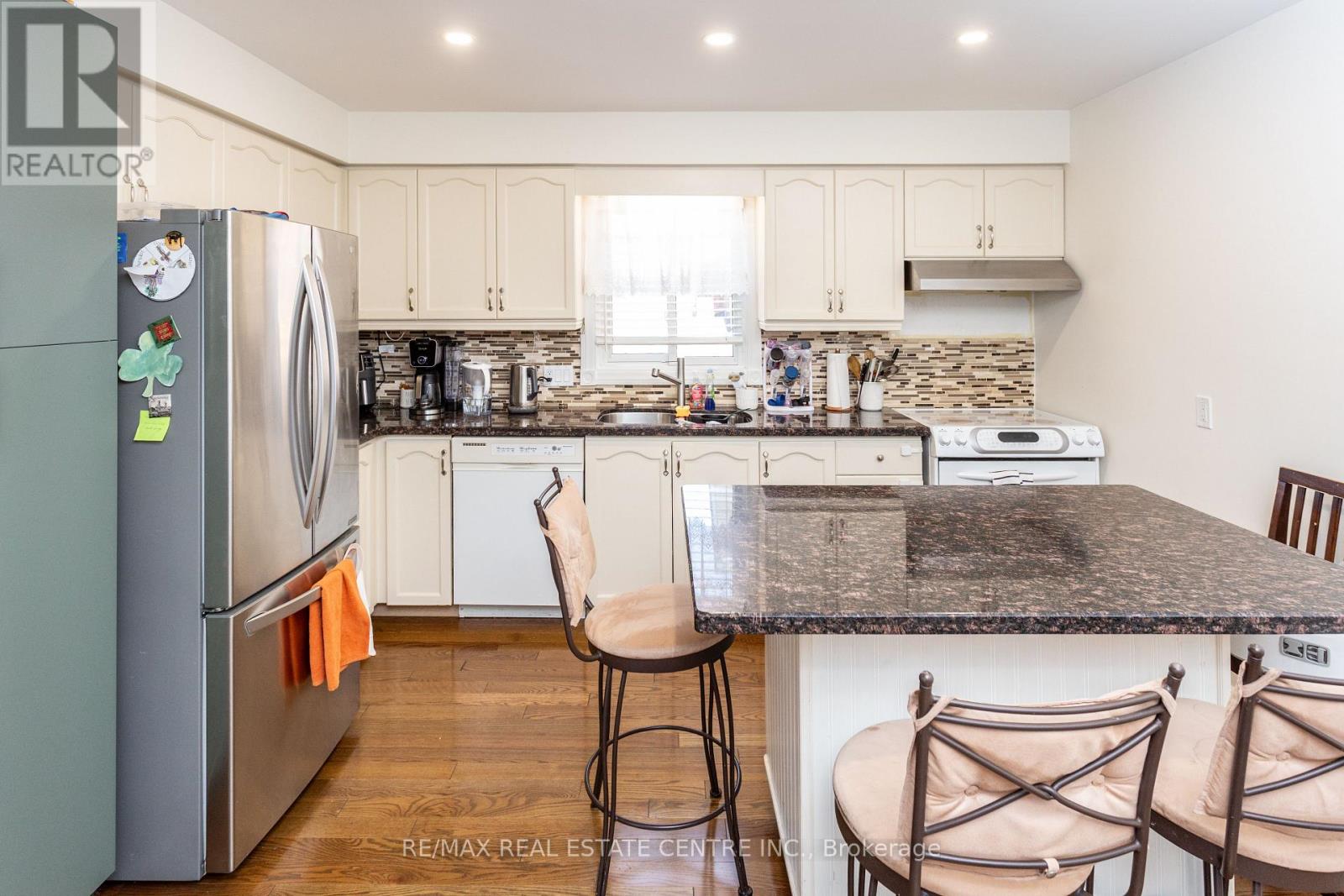 4386 Curia Crescent, Mississauga, Ontario  L4Z 2X3 - Photo 3 - W12946696