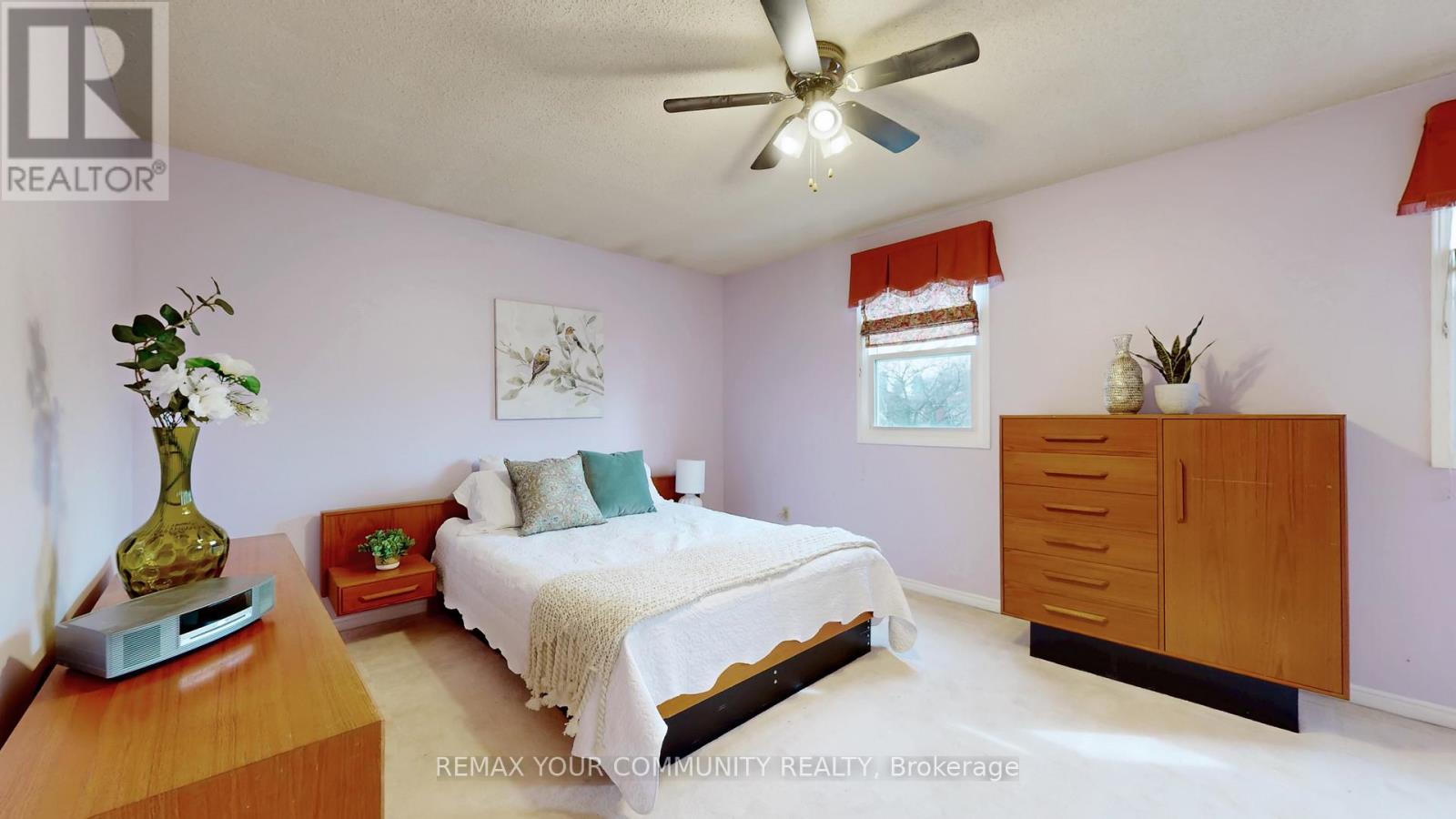 4300 Beacon Lane, Mississauga, Ontario  L5C 3V9 - Photo 11 - W12946706