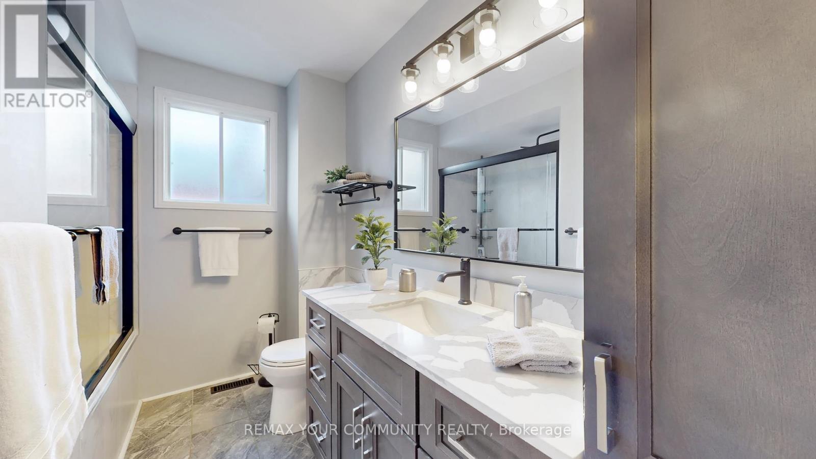 4300 Beacon Lane, Mississauga, Ontario  L5C 3V9 - Photo 14 - W12946706